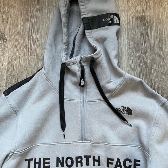 North face hoodie - Picture 2 of 6